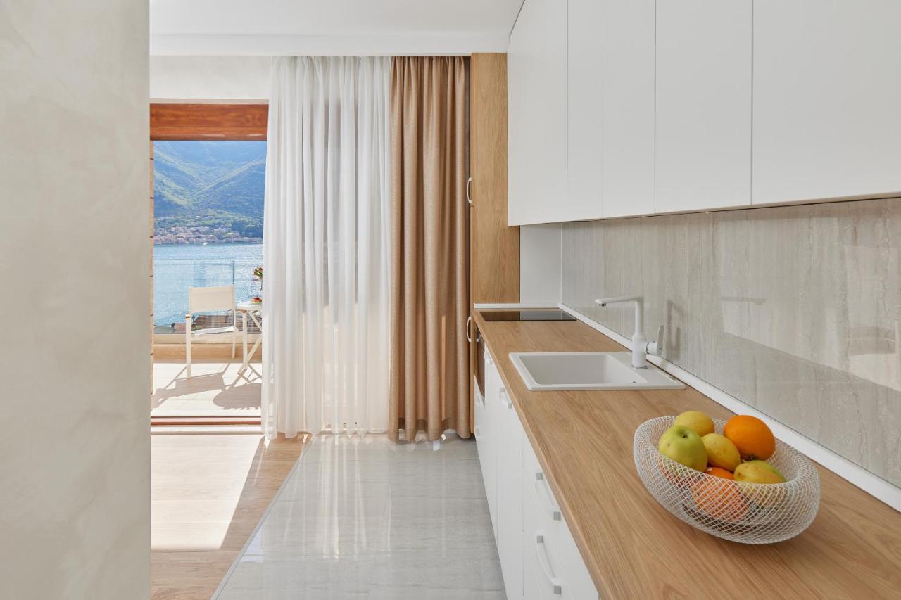 Apartment Noa With Sea View Котор Екстер'єр фото